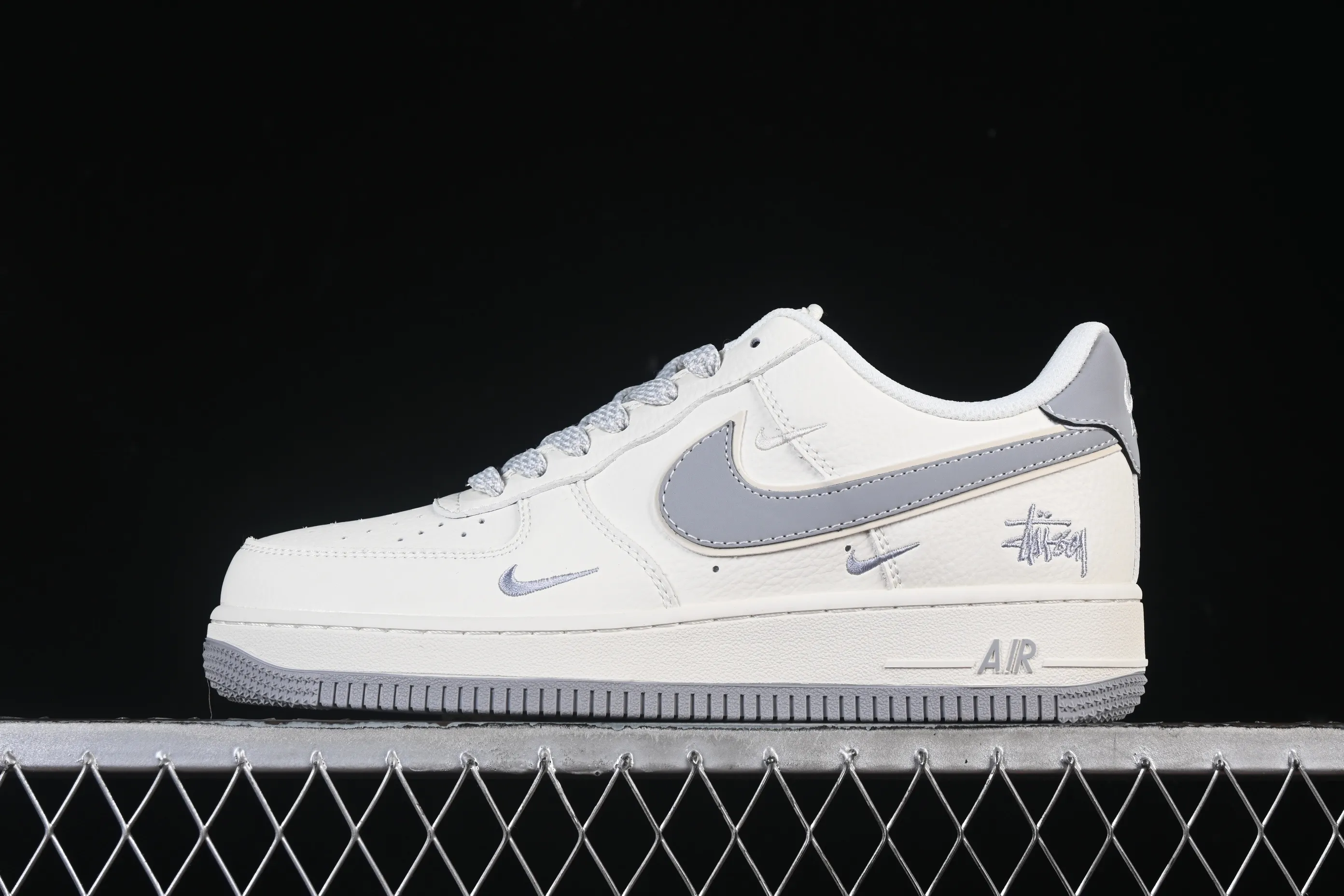 All categories Nk Air Force 1 Air Force series Nk Air Force 1 Low Air Force low top Nike Air Force 1'07 Low Stusi beige small three hook Air Force 1 low top casual sneakers CS5288-040